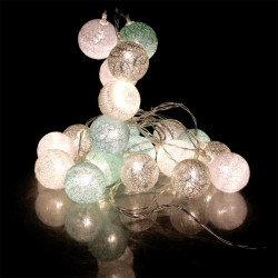 Grossiste guirlande 20 LED aux boules blanches, vertes et argentées - 4x372cm