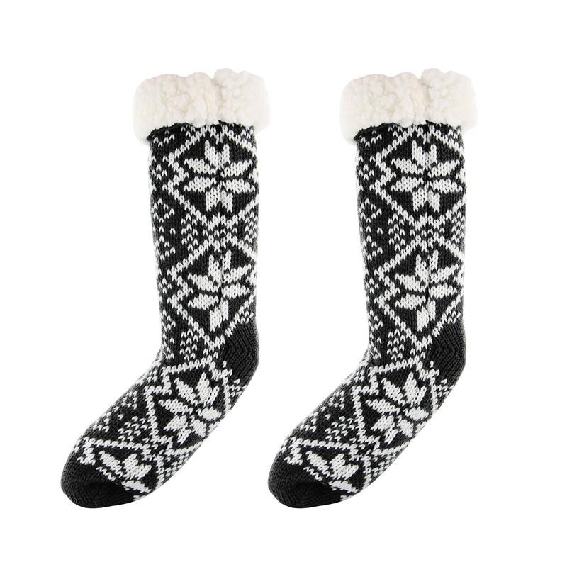 Grossiste et fournisseur. Chaussettes de femme pour l'hiver noires