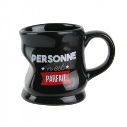 Grossiste. Mug déformé avec message humoristique noir